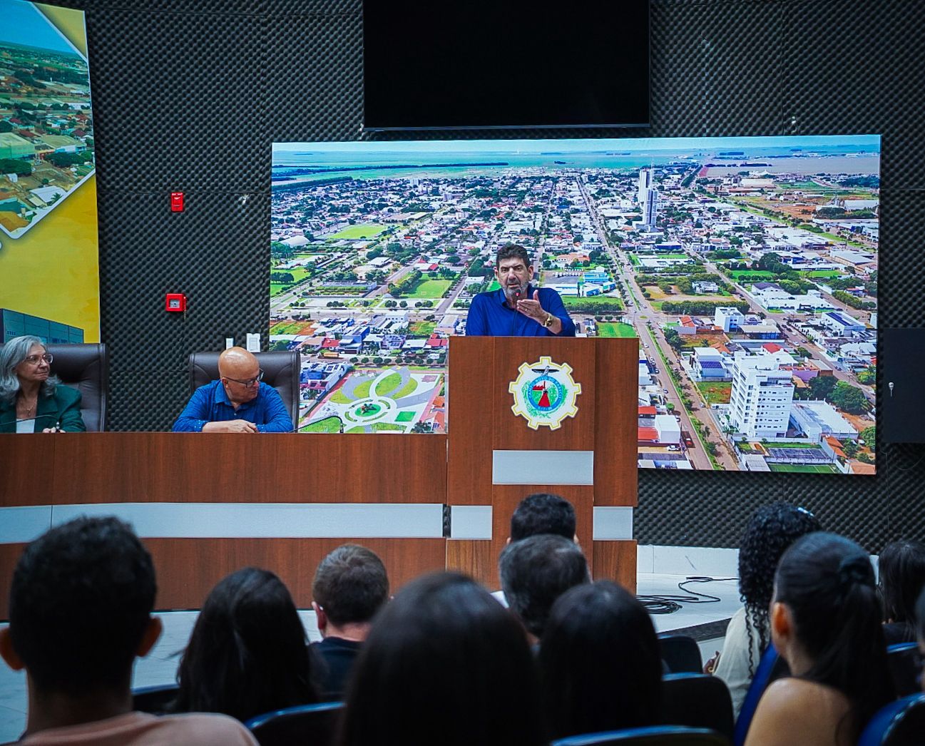 ADEQUAÇÕES Evento idealizado por Dr. João reúne empresários para discutir Reforma Tributária e mudanças nas normas trabalhistas em Campo Novo do Parecis